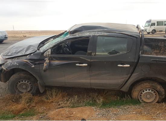 بالصور .. وفاة شخص بتدهور مركبة على الصحراوي