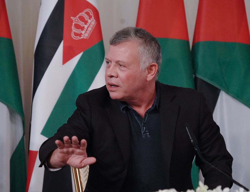 بالصور .. خلال لقاء مع شخصيات محافظة الزرقاء ” الملك موقف الهاشميين من القدس واضح”