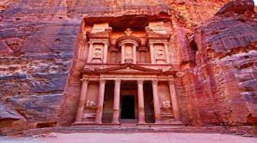 البترا تحتفل بمئوية الدولة