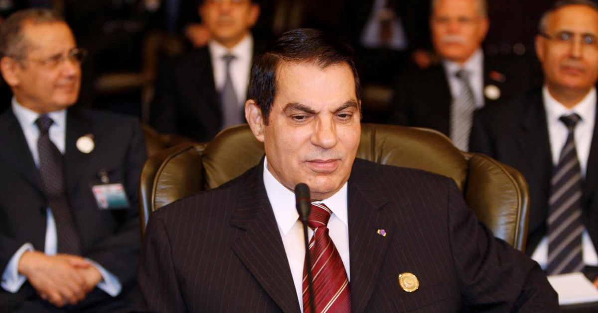 بدا صوته مرتبكاً وظل يسأل عن الوقت المناسب لعودته الى تونس! تسجيلات صوتية لـ”بن علي” في ساعاته الأخيرة