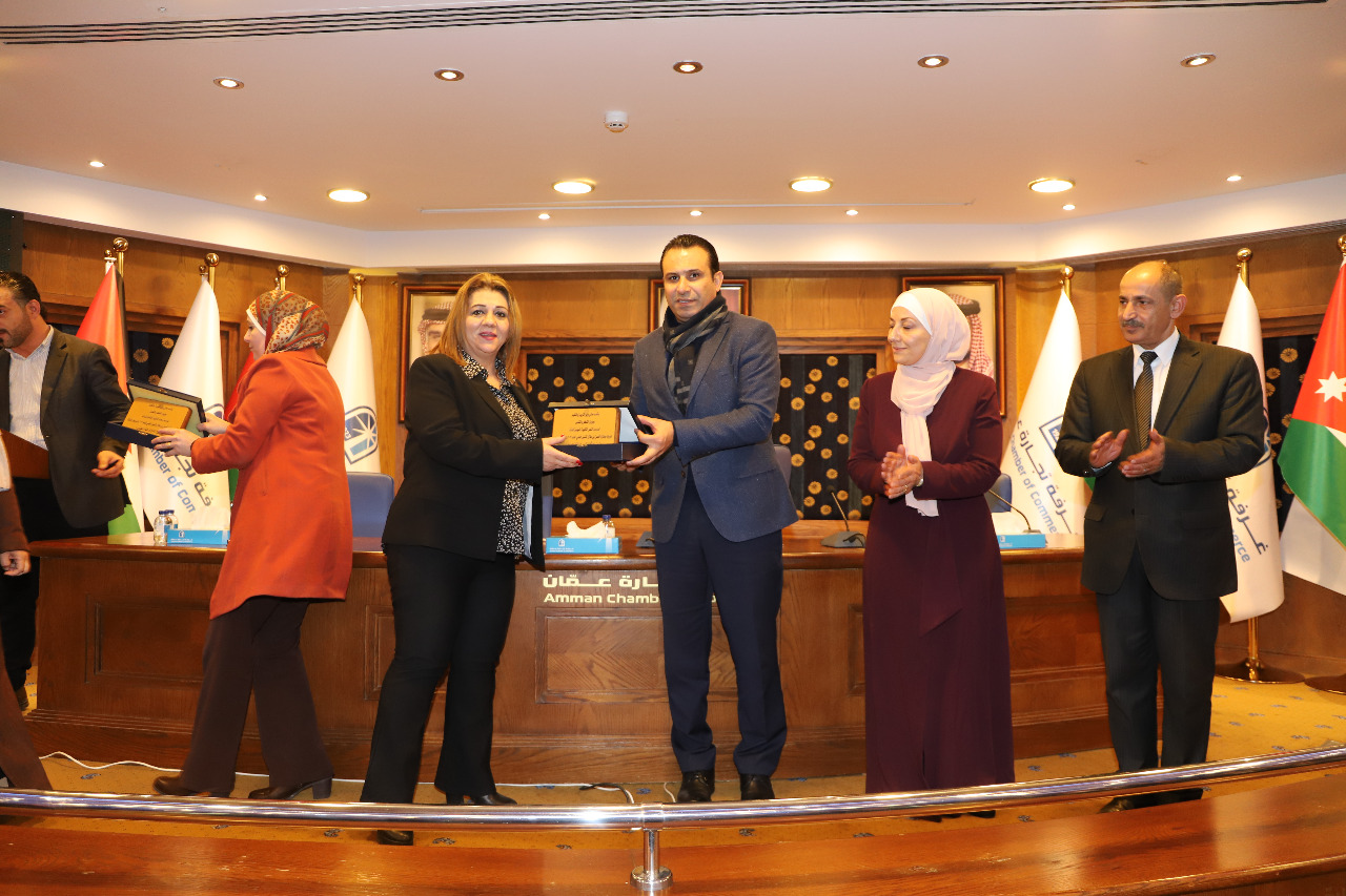 العجارمة يوعز بصرف 1000دينار لكل مدرسة زراعية والبالغ عددها 23 مدرسة