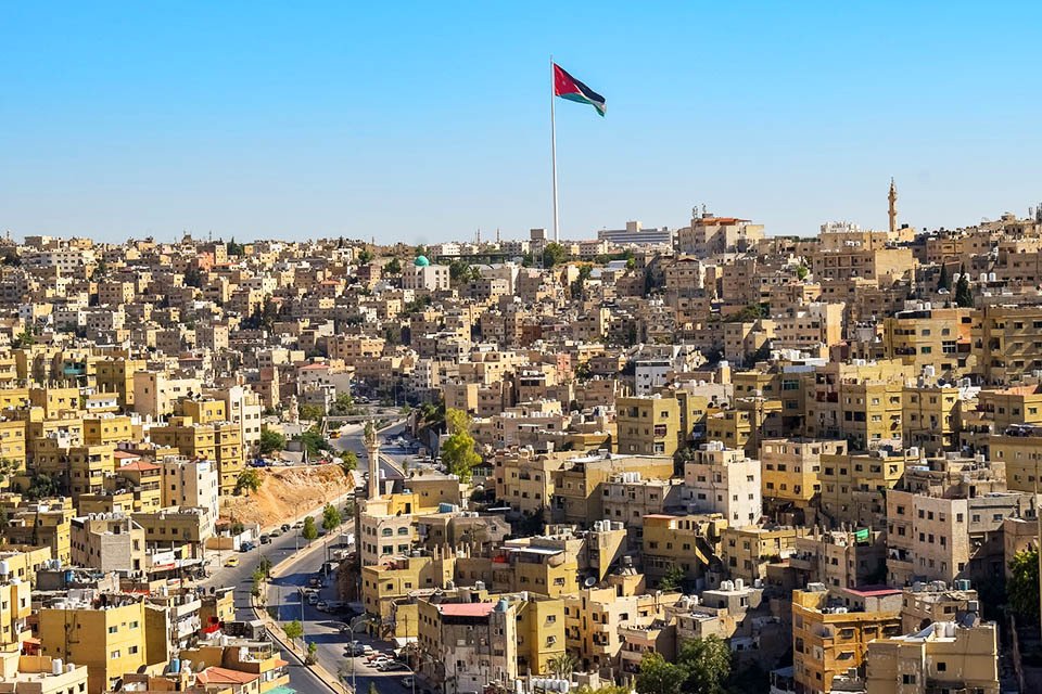 أجواء حارة في اغلب المناطق اليوم وانخفاض متوالي حتى الجمعة