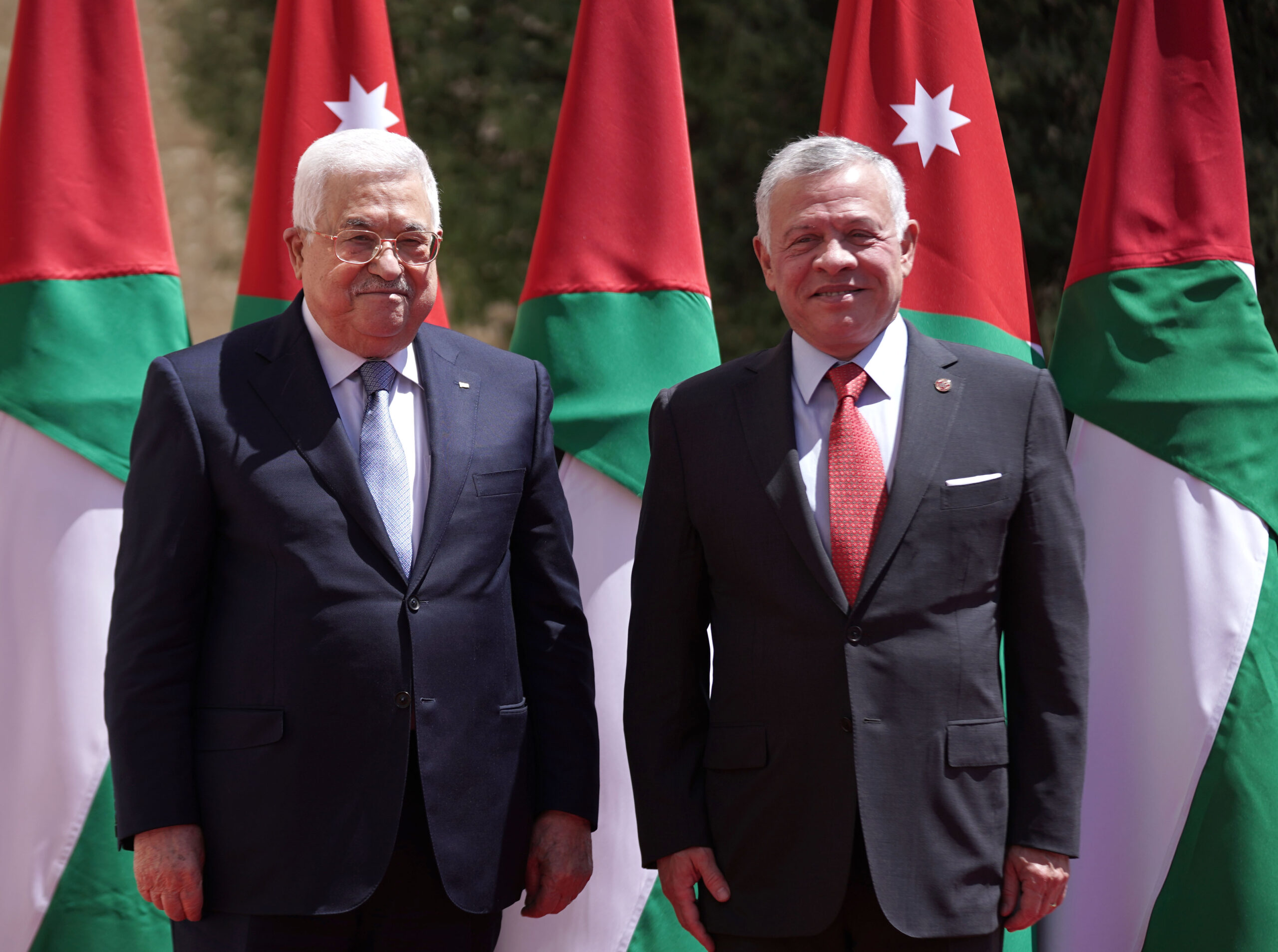 الملك يلتقي الرئيس الفلسطيني في عمان