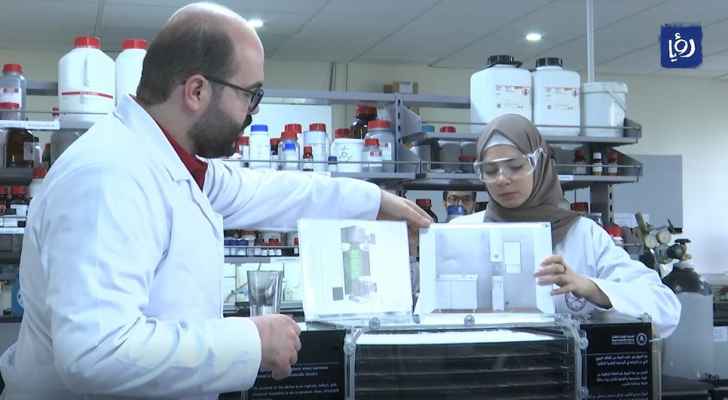 فريق من الباحثين يبتكر جهازا لإنتاج مياه الشرب من الهواء- فيديو