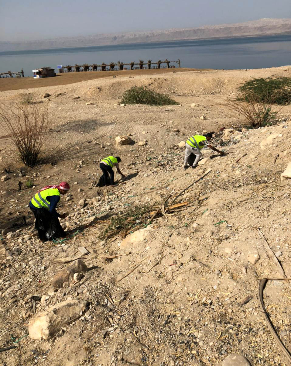 المناطق التنموية تنفذ حملة للحفاظ على بيئة منطقة البحر الميت
