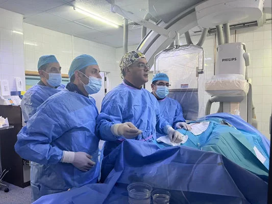 لاول مرة في الاردن ودول المنطقة تقنية طبية حديثة لعلاج الأكياس الشريانية الدموية الدماغية في الخدمات الطبية الملكية